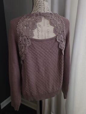 ☆NWOT☆ Lace-Back Knit Sweater - Mauve Pink